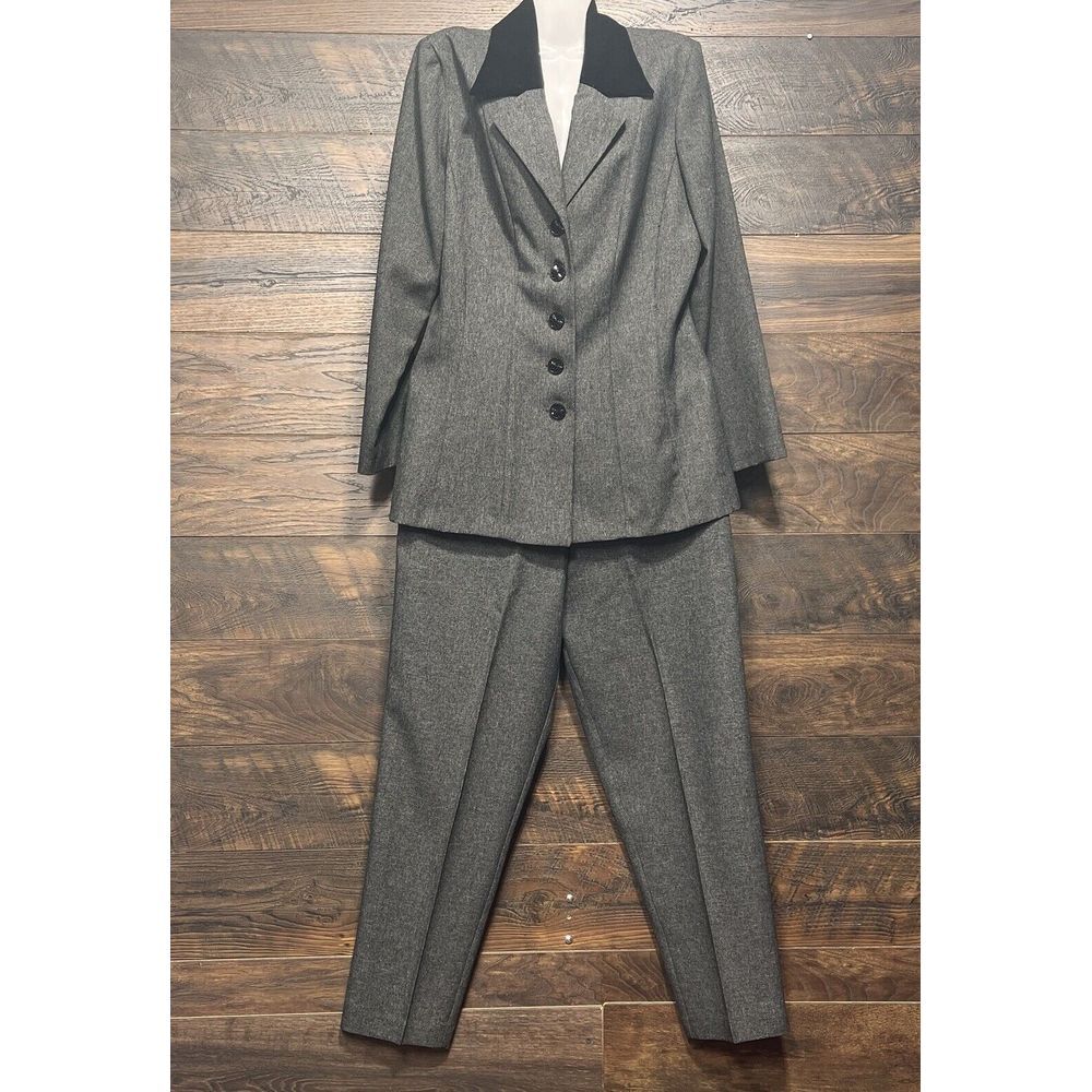 Breakin Loose 2 Piece Pant Suit 13/14 Gray With‎ Black Velvet Collar 4 Buttons